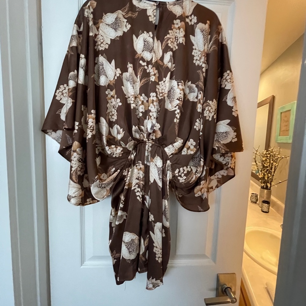 Mahina Brown Floral Kimono - Picture 2 of 4